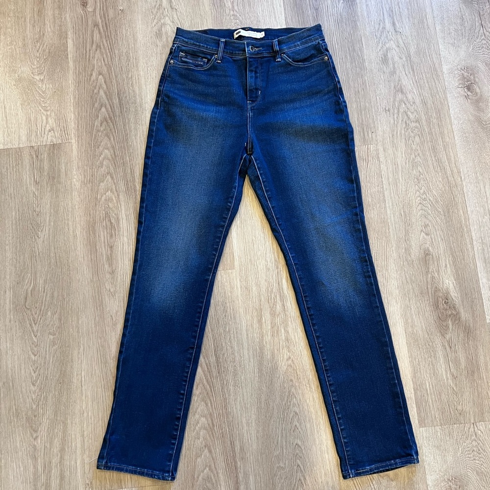 Levi’s Perfectly slimming 512 Skinny leg jeans